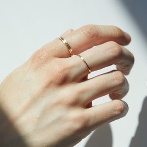 Catbird classic hammered 14K gold ring size 6